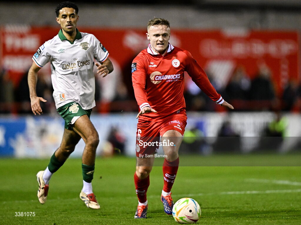 6 March 2026; JJ Lunney of Shelbourne in action against Romal Palmer of St Patrick's Athletic  during the SSE Airtricity Men's Premier Division match between Shelbourne and St Patrick's Athletic at Tolka Park in Dublin. Photo by Sam Barnes/Sportsfile