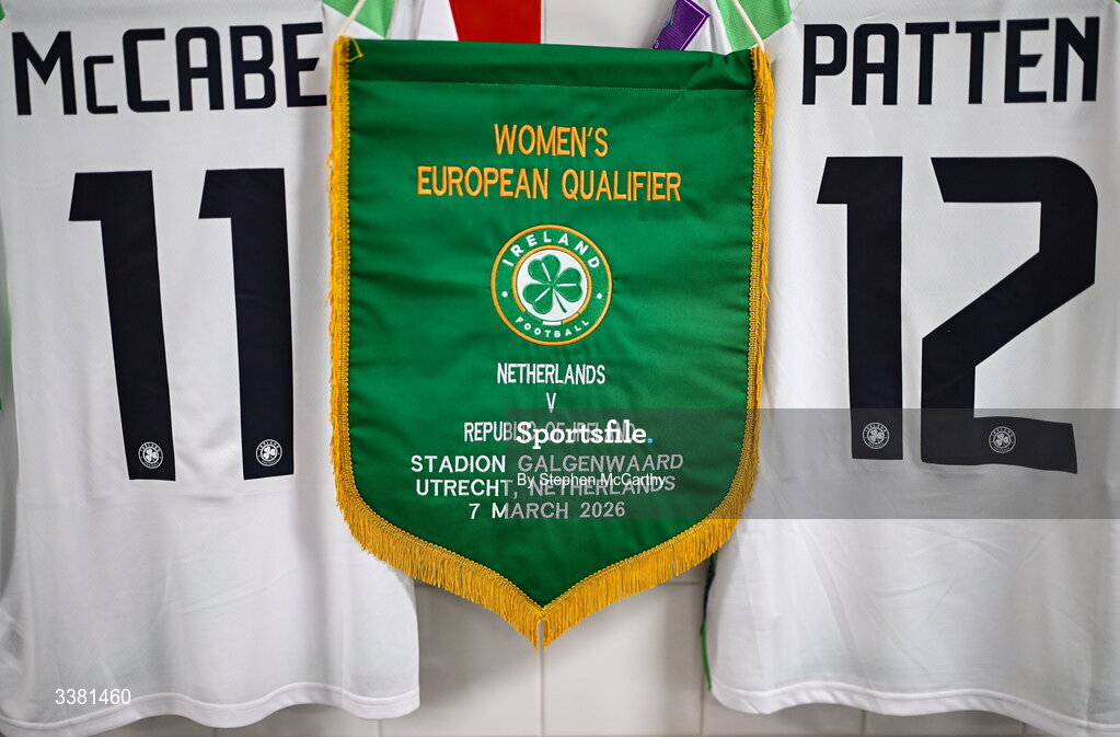 7 March 2026; The Republic of Ireland matchday pennant in their dressing room before the 2027 FIFA Women’s World Cup Qualifier match between the Netherlands and Republic of Ireland at Stadion Galgenwaard in Utrecht, Netherlands. Photo by Stephen McCarthy/Sportsfile