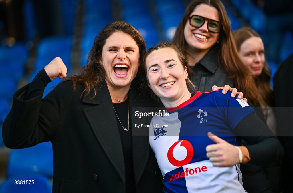 7 March 2026; American and Bristol Bears rugby player Ilona Maher, left, and her sister Olivia, right, with Eve Higgins of Wolfhounds after the Celtic Challenge Round 10 match between Wolfhounds and Clovers at Belfield Bowl in Dublin. Photo by Shauna Clinton/Sportsfile