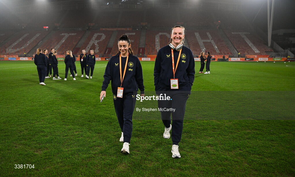 7 March 2026; Marissa Sheva of Republic of Ireland, left, and Republic of Ireland goalkeeper Courtney Brosnan before the 2027 FIFA Women’s World Cup Qualifier match between the Netherlands and Republic of Ireland at Stadion Galgenwaard in Utrecht, Netherlands. Photo by Stephen McCarthy/Sportsfile