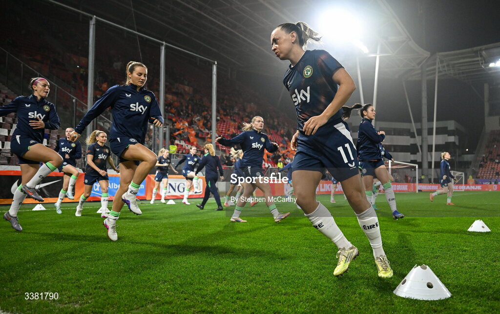 7 March 2026; Katie McCabe of Republic of Ireland, right, and teammates warm-up before the 2027 FIFA Women’s World Cup Qualifier match between the Netherlands and Republic of Ireland at Stadion Galgenwaard in Utrecht, Netherlands. Photo by Stephen McCarthy/Sportsfile
