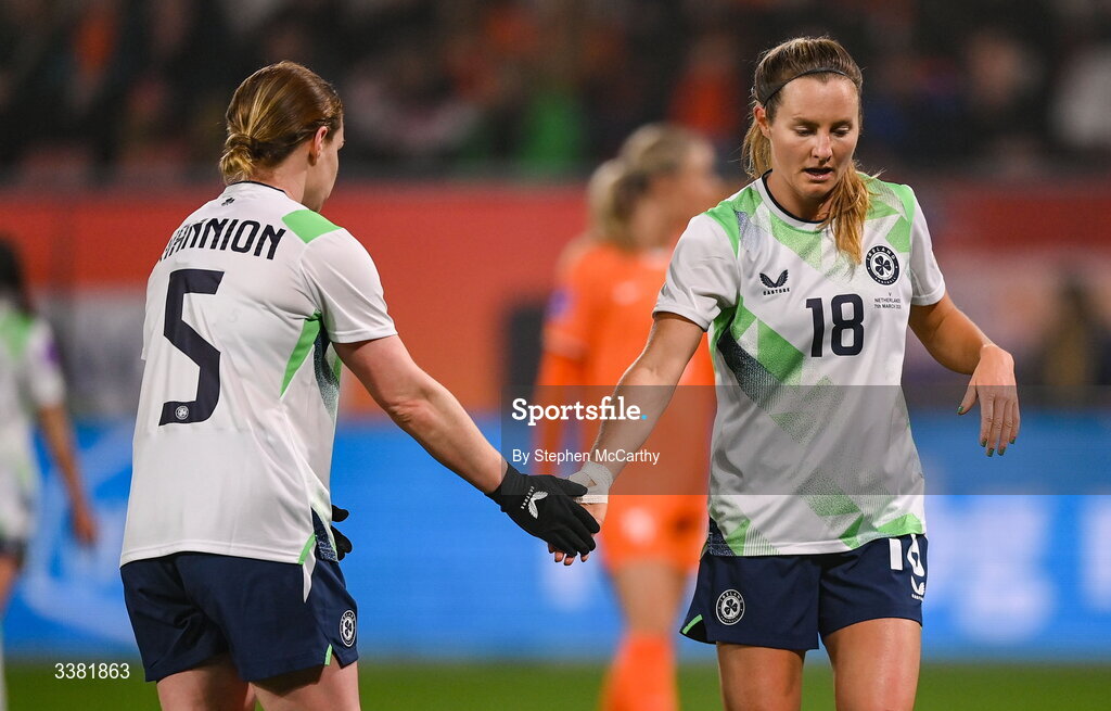 7 March 2026; Kyra Carusa, right, and Aoife Mannion of Republic of Ireland during the 2027 FIFA Women’s World Cup Qualifier match between the Netherlands and Republic of Ireland at Stadion Galgenwaard in Utrecht, Netherlands. Photo by Stephen McCarthy/Sportsfile