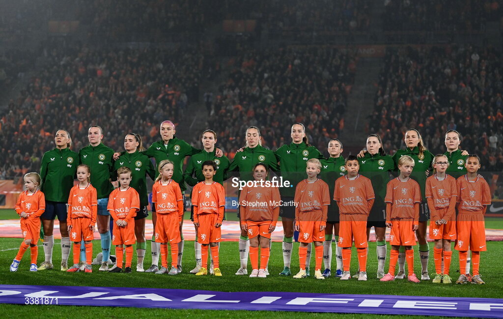7 March 2026; Republic of Ireland players line-up before the 2027 FIFA Women’s World Cup Qualifier match between the Netherlands and Republic of Ireland at Stadion Galgenwaard in Utrecht, Netherlands. Photo by Stephen McCarthy/Sportsfile