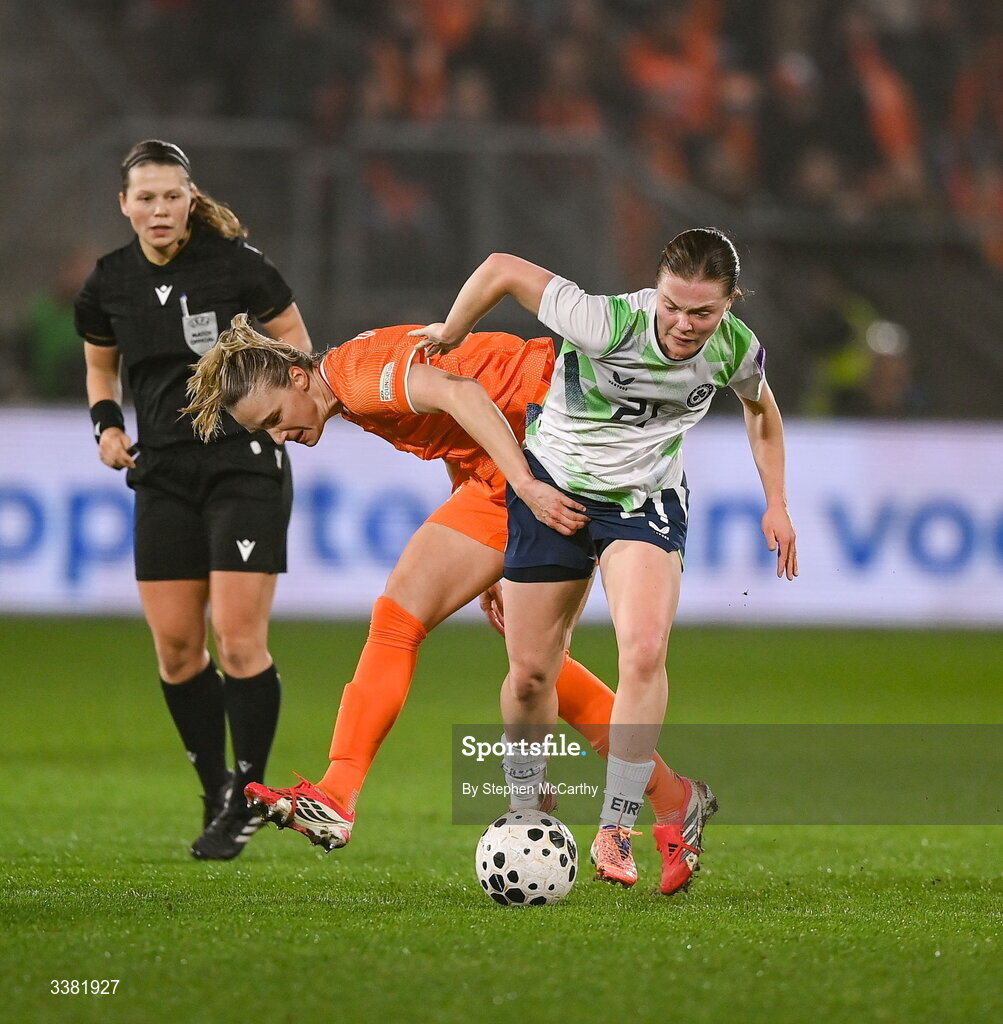 7 March 2026; Emily Murphy of Republic of Ireland in action against Vivianne Miedema of Netherlands during the 2027 FIFA Women’s World Cup Qualifier match between the Netherlands and Republic of Ireland at Stadion Galgenwaard in Utrecht, Netherlands. Photo by Stephen McCarthy/Sportsfile