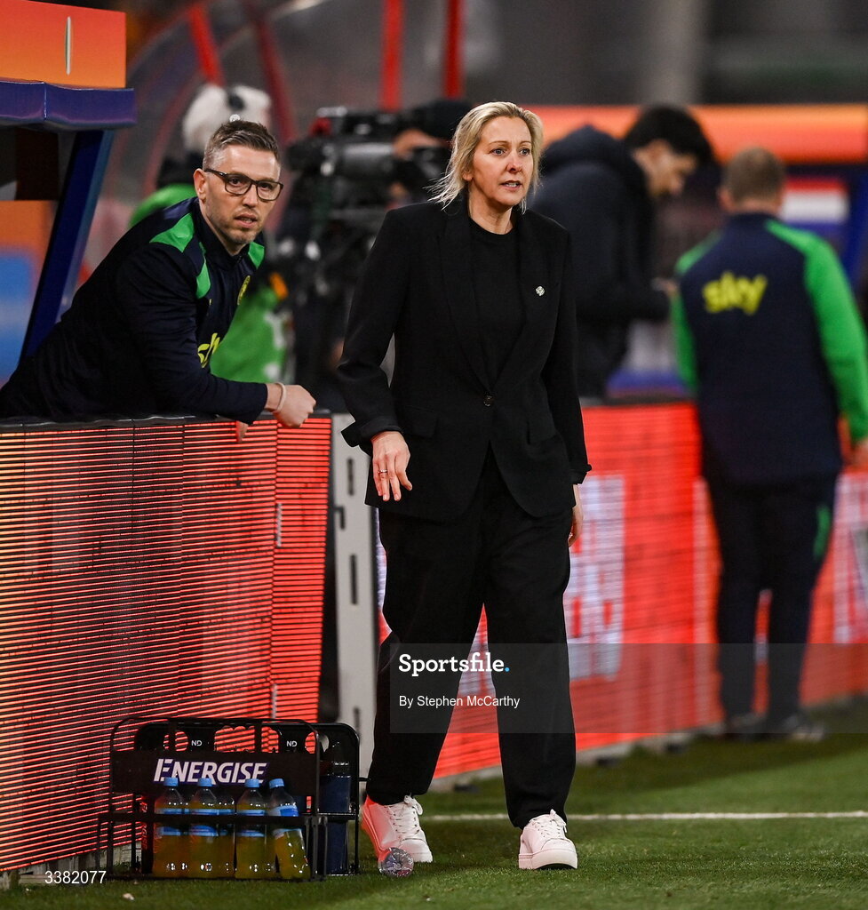 7 March 2026; Republic of Ireland head coach Carla Ward and Republic of Ireland assistant coach Gary Cronin during the 2027 FIFA Women’s World Cup Qualifier match between the Netherlands and Republic of Ireland at Stadion Galgenwaard in Utrecht, Netherlands. Photo by Stephen McCarthy/Sportsfile