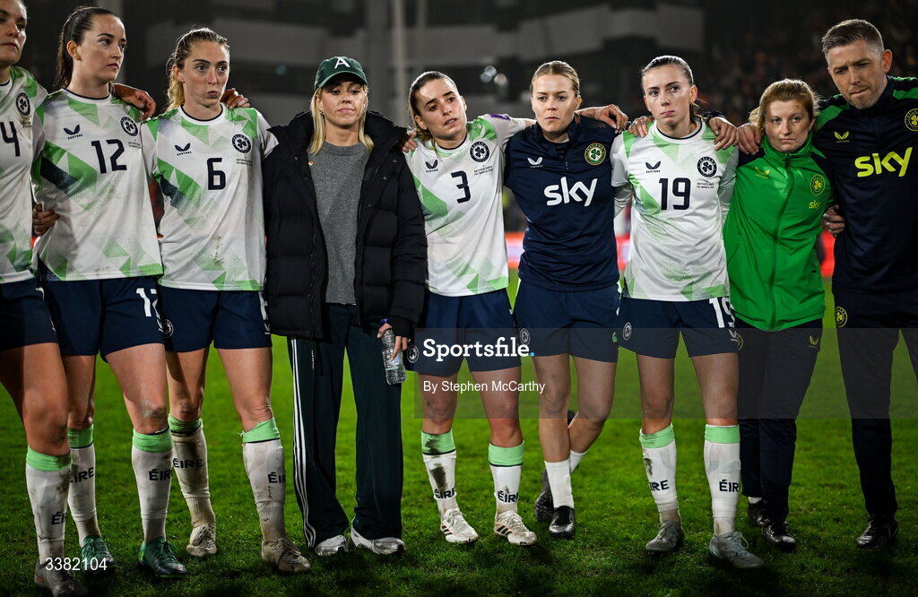 7 March 2026; Republic of Ireland players huddle after the 2027 FIFA Women’s World Cup Qualifier match between the Netherlands and Republic of Ireland at Stadion Galgenwaard in Utrecht, Netherlands. Photo by Stephen McCarthy/Sportsfile