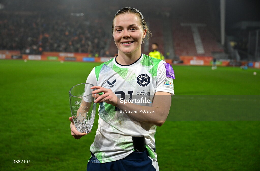 7 March 2026; Emily Murphy of Republic of Ireland with her Sky player of the match award after the 2027 FIFA Women’s World Cup Qualifier match between the Netherlands and Republic of Ireland at Stadion Galgenwaard in Utrecht, Netherlands. Photo by Stephen McCarthy/Sportsfile