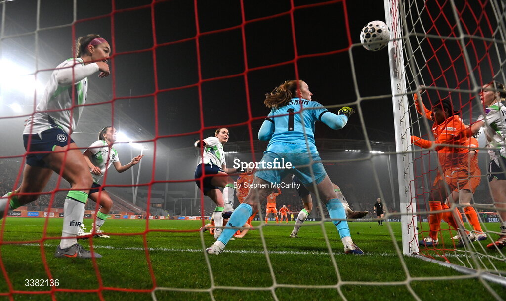 7 March 2026; Lineth Beerensteyn of Netherlands, right, shoots to score her side's second goal during he 2027 FIFA Women’s World Cup Qualifier match between the Netherlands and Republic of Ireland at Stadion Galgenwaard in Utrecht, Netherlands. Photo by Stephen McCarthy/Sportsfile