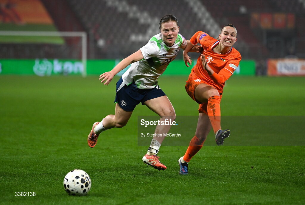 7 March 2026; Emily Murphy of Republic of Ireland in action against Jackie Groenen of Netherlands during the 2027 FIFA Women’s World Cup Qualifier match between the Netherlands and Republic of Ireland at Stadion Galgenwaard in Utrecht, Netherlands. Photo by Stephen McCarthy/Sportsfile