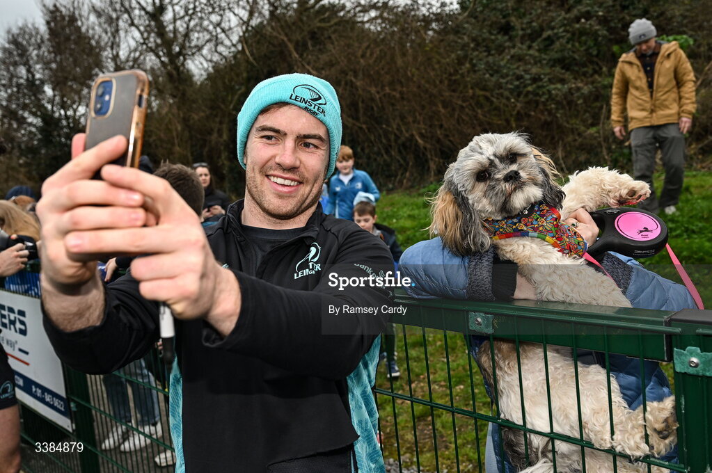 10 March 2026; Luke McGrath and Meg during a Leinster Rugby open training session at Skerries RFC in Skerries, Dublin. Photo by Ramsey Cardy/Sportsfile