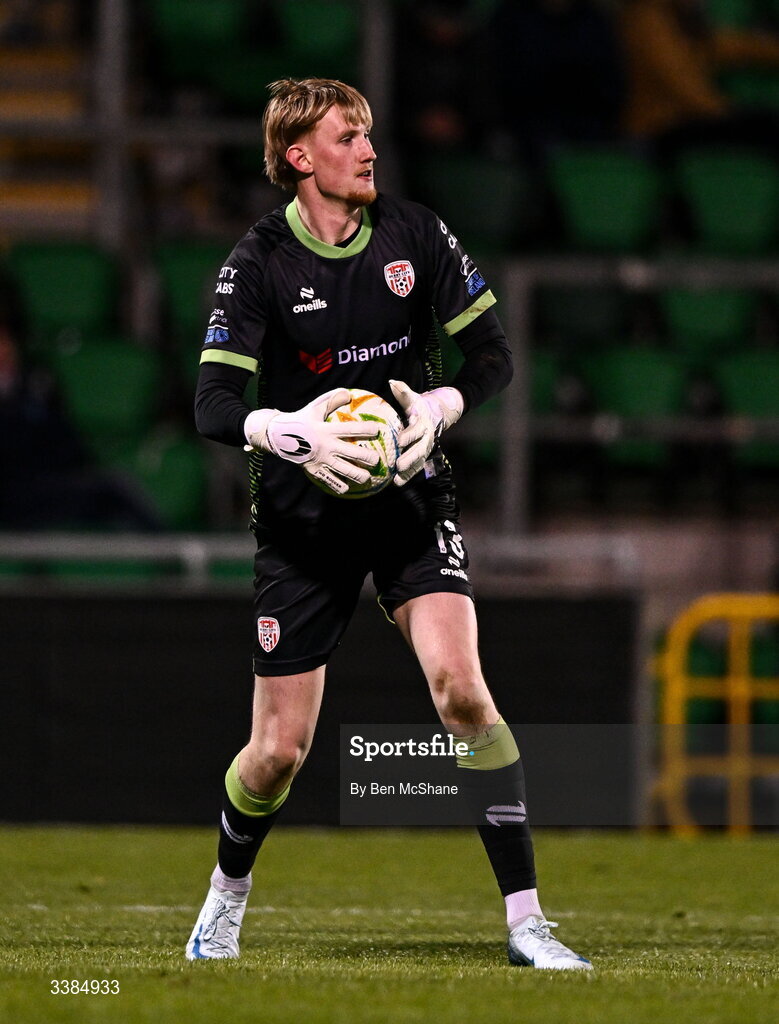 6 March 2026; Derry City goalkeeper Edward Beach during the SSE Airtricity Men's Premier Division match between Shamrock Rovers and Derry City at Tallaght Stadium in Dublin. Photo by Ben McShane/Sportsfile