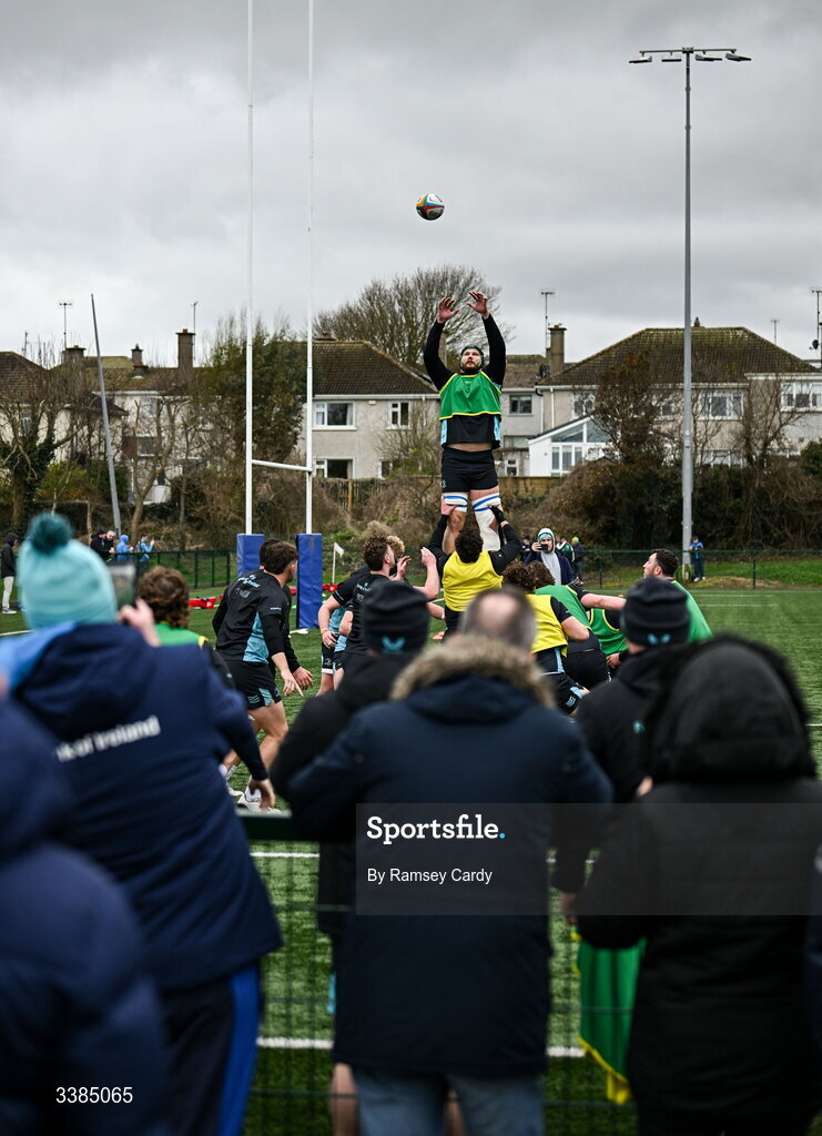 10 March 2026; Supporters watch on as players practice line-outs during a Leinster Rugby open training session at Skerries RFC in Skerries, Dublin. Photo by Ramsey Cardy/Sportsfile