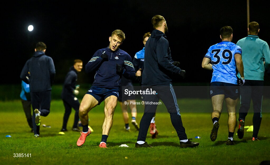 11 March 2026; Seán Bugler, centre, during a Dublin Football training session at Innisfails GAA Club in Dublin. Photo by Piaras Ó Mídheach/Sportsfile