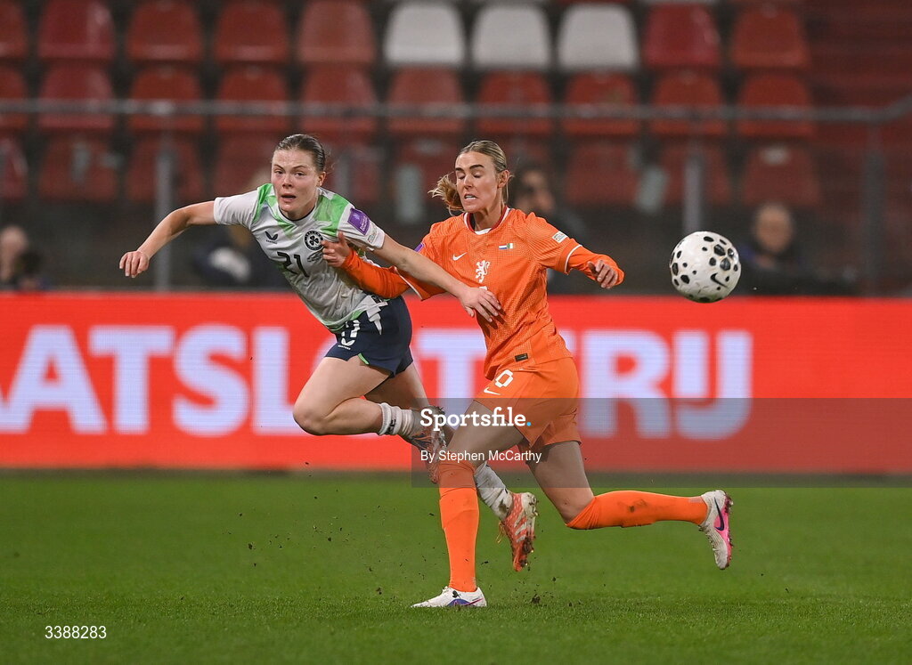 7 March 2026; Emily Murphy of Republic of Ireland in action against Jill Roord of Netherlands during the 2027 FIFA Women’s World Cup Qualifier match between the Netherlands and Republic of Ireland at Stadion Galgenwaard in Utrecht, Netherlands. Photo by Stephen McCarthy/Sportsfile