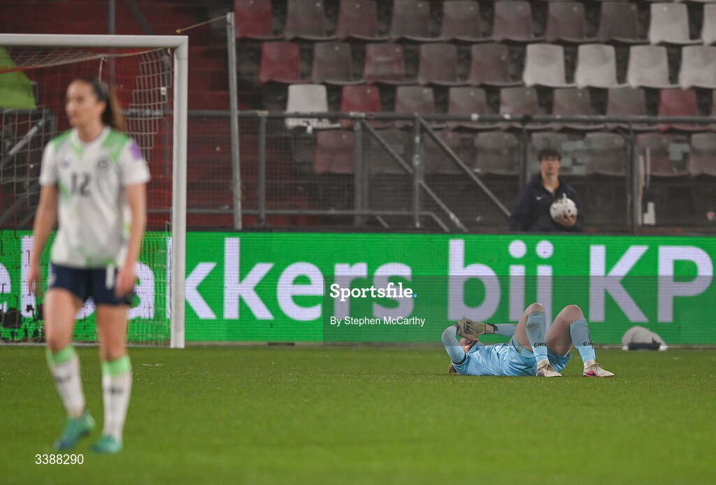 7 March 2026; Republic of Ireland goalkeeper Courtney Brosnan awaits medical attention during the 2027 FIFA Women’s World Cup Qualifier match between the Netherlands and Republic of Ireland at Stadion Galgenwaard in Utrecht, Netherlands. Photo by Stephen McCarthy/Sportsfile
