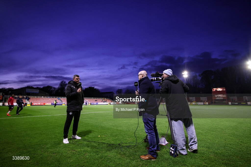 13 March 2026; Drogheda United manager Kevin Doherty is interviewed before the SSE Airtricity Men's Premier Division match between St Patrick's Athletic and Drogheda United at Richmond Park in Dublin. Photo by Michael P Ryan/Sportsfile