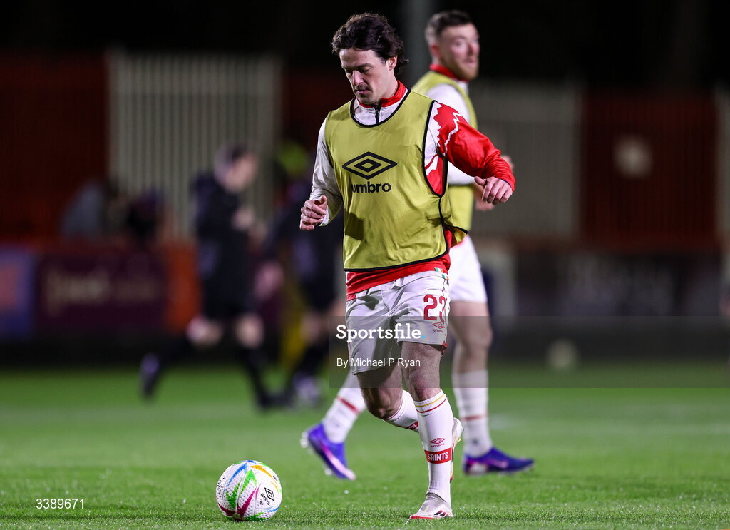 13 March 2026; James Brown of St Patrick's Athletic warms up before the SSE Airtricity Men's Premier Division match between St Patrick's Athletic and Drogheda United at Richmond Park in Dublin. Photo by Michael P Ryan/Sportsfile