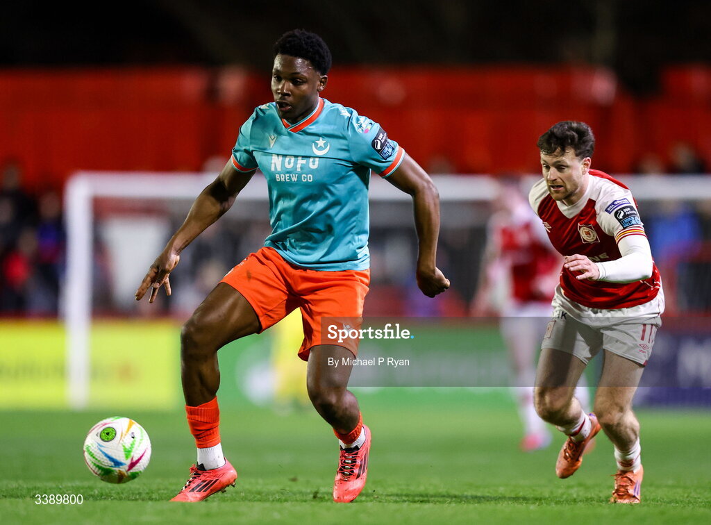 13 March 2026; Edwin Agbaje of Drogheda United in action against Jason McClelland of St Patrick's Athletic during the SSE Airtricity Men's Premier Division match between St Patrick's Athletic and Drogheda United at Richmond Park in Dublin. Photo by Michael P Ryan/Sportsfile