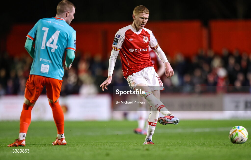 13 March 2026; Darragh Nugent of St Patrick's Athletic in action against Mark Doyle of Drogheda United during the SSE Airtricity Men's Premier Division match between St Patrick's Athletic and Drogheda United at Richmond Park in Dublin. Photo by Michael P Ryan/Sportsfile