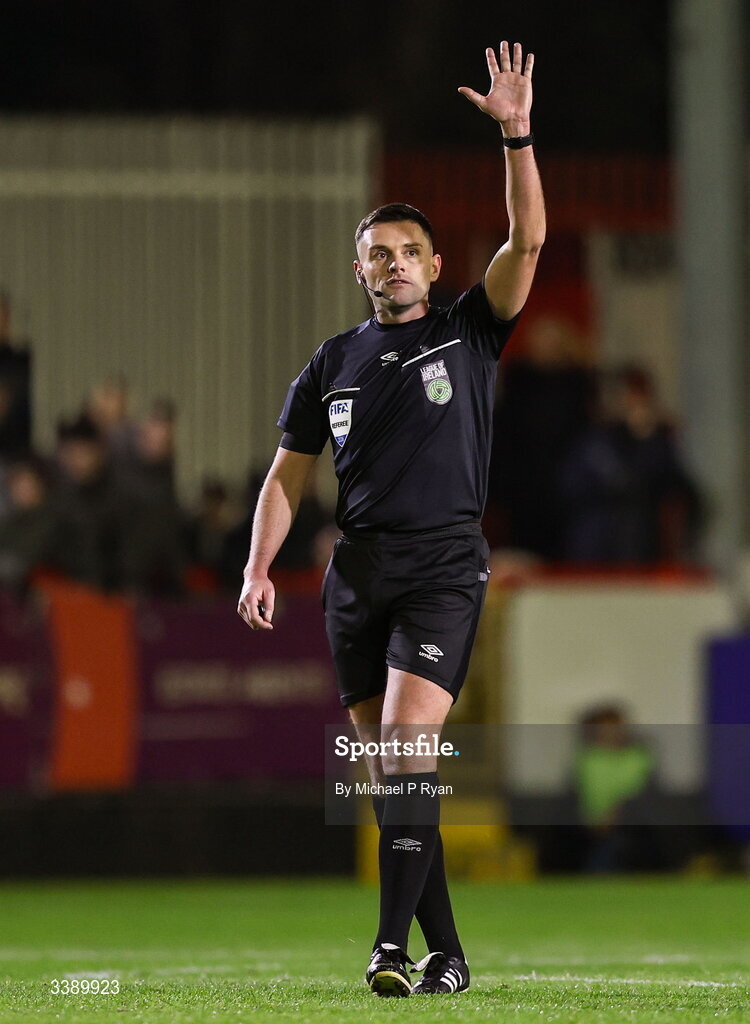 13 March 2026; Referee Rob Hennessy during the SSE Airtricity Men's Premier Division match between St Patrick's Athletic and Drogheda United at Richmond Park in Dublin. Photo by Michael P Ryan/Sportsfile