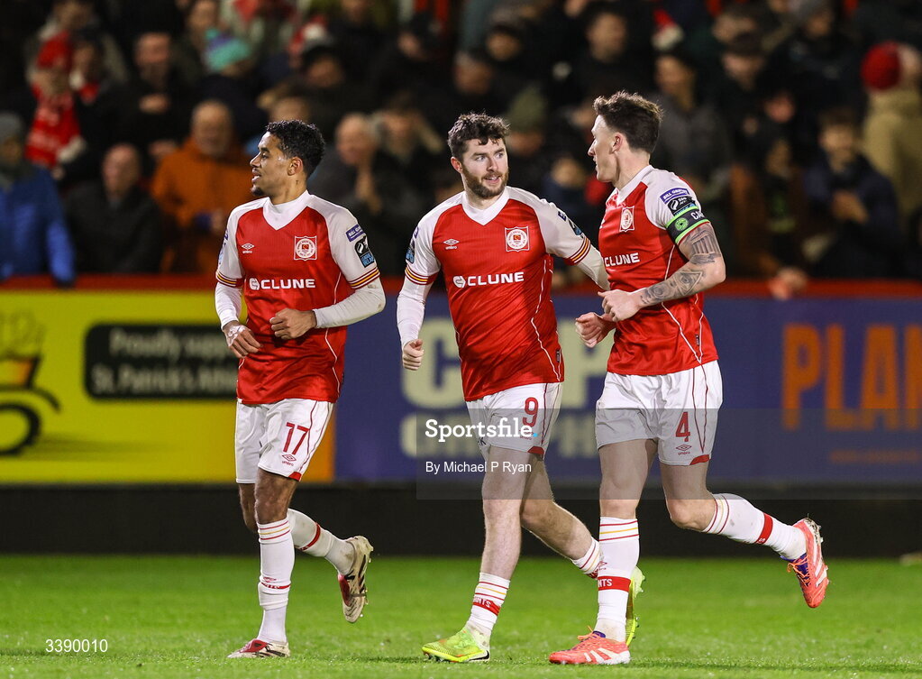 13 March 2026; Aidan Keena of St Patrick's Athletic, centre, celebrates after scoring his side's second goal, a penalty, during the SSE Airtricity Men's Premier Division match between St Patrick's Athletic and Drogheda United at Richmond Park in Dublin. Photo by Michael P Ryan/Sportsfile