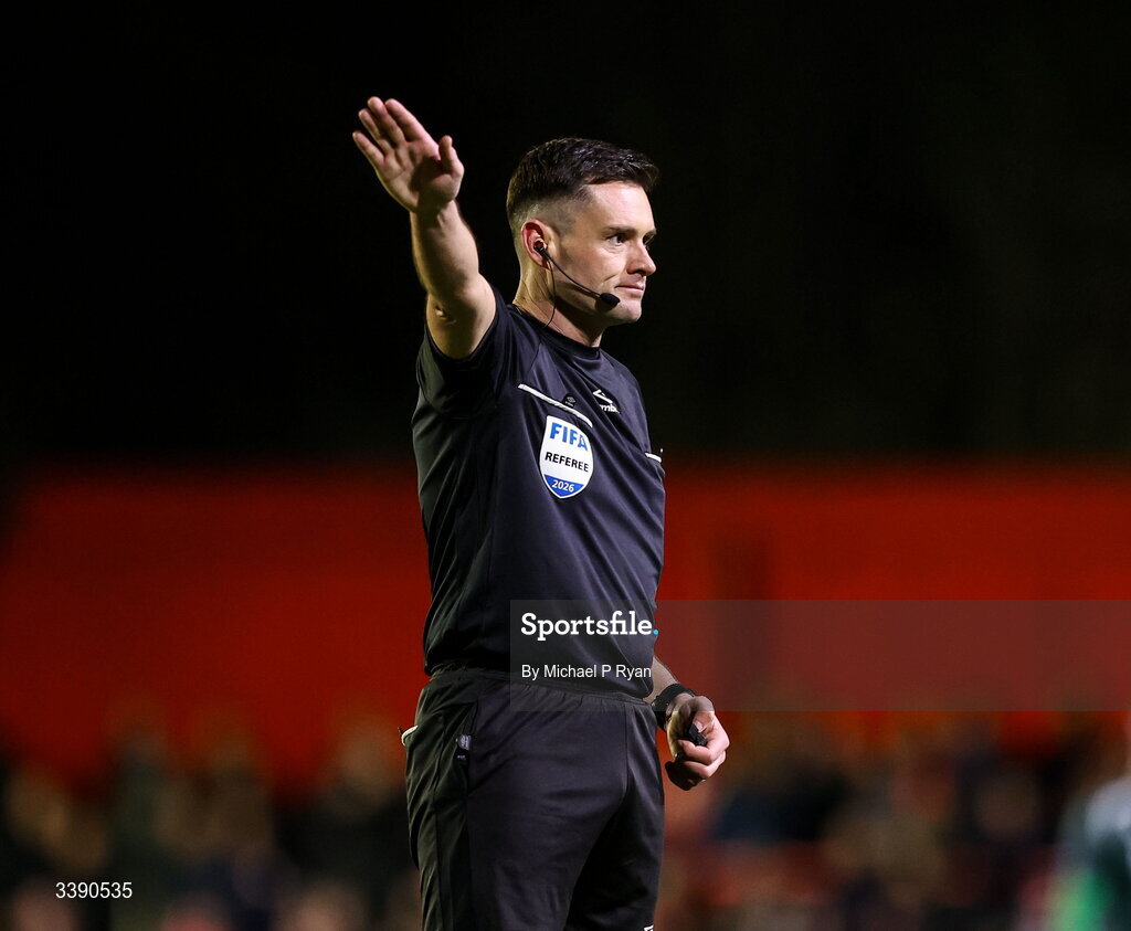 13 March 2026; Referee Rob Hennessy during the SSE Airtricity Men's Premier Division match between St Patrick's Athletic and Drogheda United at Richmond Park in Dublin. Photo by Michael P Ryan/Sportsfile