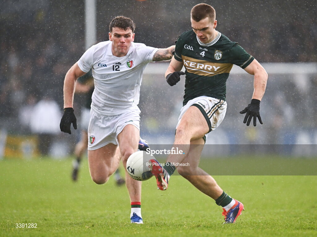 14 March 2026; Dylan Casey of Kerry in action against Jordan Flynn of Mayo during the Allianz Football League Division 1 match between Kerry and Mayo at Austin Stack Park in Tralee, Kerry. Photo by Piaras Ó Mídheach/Sportsfile