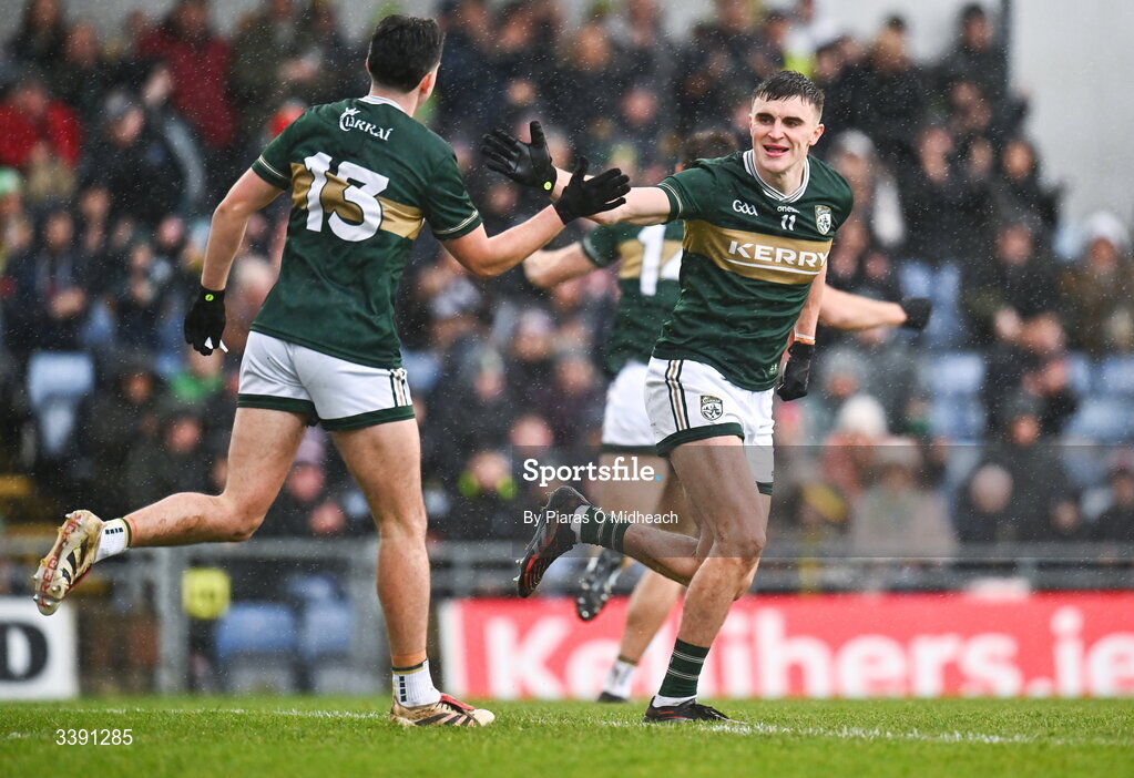 14 March 2026; Seán O'Shea, right, celebrates with team-mate Dylan Geaney, who scored their side's first goal, during the Allianz Football League Division 1 match between Kerry and Mayo at Austin Stack Park in Tralee, Kerry. Photo by Piaras Ó Mídheach/Sportsfile