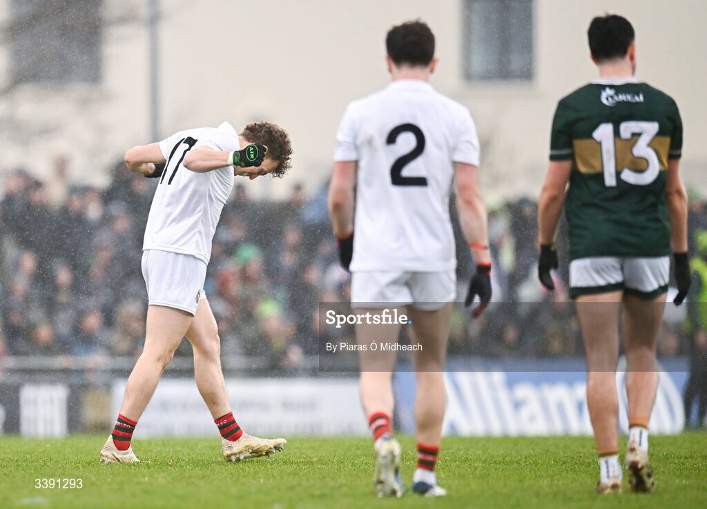 14 March 2026; Diarmuid Duffy of Mayo tries to keep warm before the Allianz Football League Division 1 match between Kerry and Mayo at Austin Stack Park in Tralee, Kerry. Photo by Piaras Ó Mídheach/Sportsfile