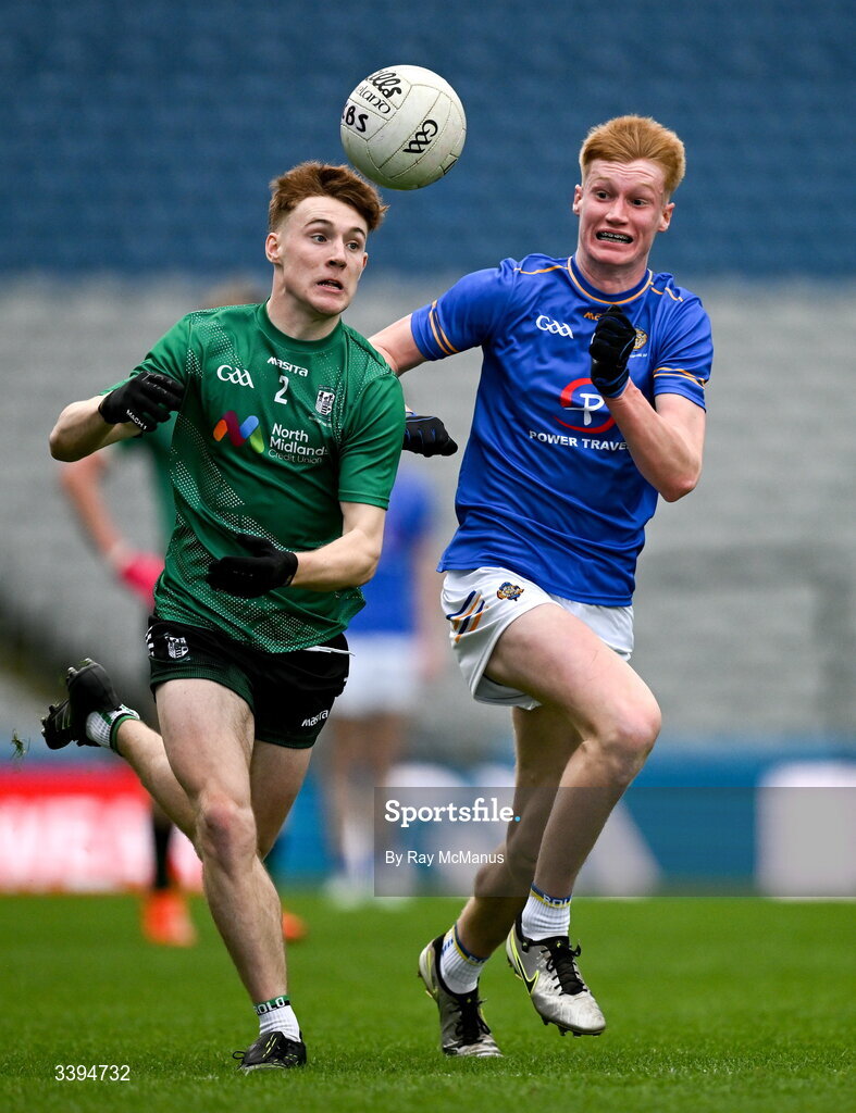 17 March 2026; Ben Sheerin of Coláiste Mhuire Mullingar races clear of Eoin O’Flaherty of Tralee CBS in persuit of the ball during the Masita GAA Post Primary Schools Hogan Cup final match between Coláiste Mhuire Mullingar, Westmeath, and Tralee CBS, Kerry,  at Croke Park in Dublin. Photo by Ray McManus/Sportsfile