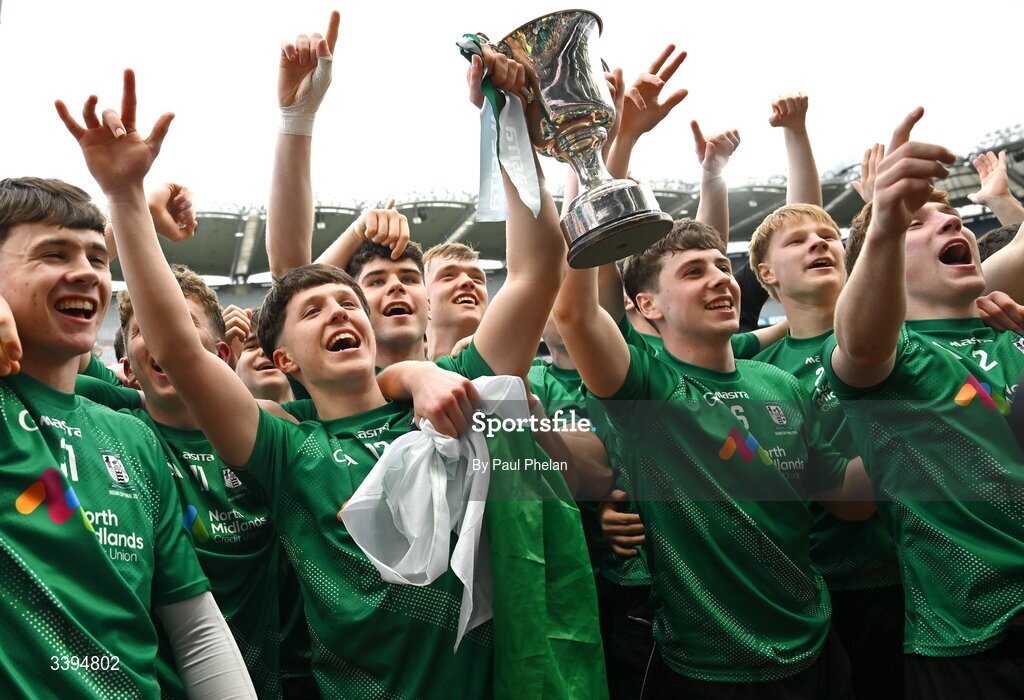 17 March 2026; Coláiste Mhuire Mullingar players celebrate with the cup after the Masita GAA Post Primary Schools Hogan Cup final match between Coláiste Mhuire Mullingar, Westmeath, and Tralee CBS, Kerry, at Croke Park in Dublin. Photo by Paul Phelan/Sportsfile