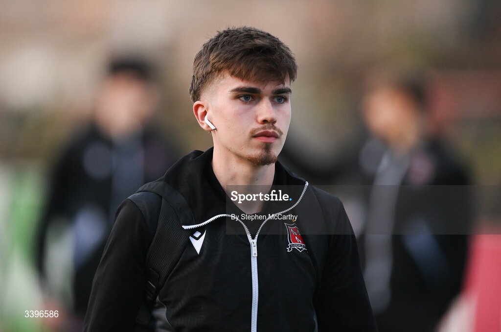 20 March 2026; Eoin Kenny of Dundalk arrives for the SSE Airtricity Men's Premier Division match between Bohemians and Dundalk at Dalymount Park in Dublin. Photo by Stephen McCarthy/Sportsfile