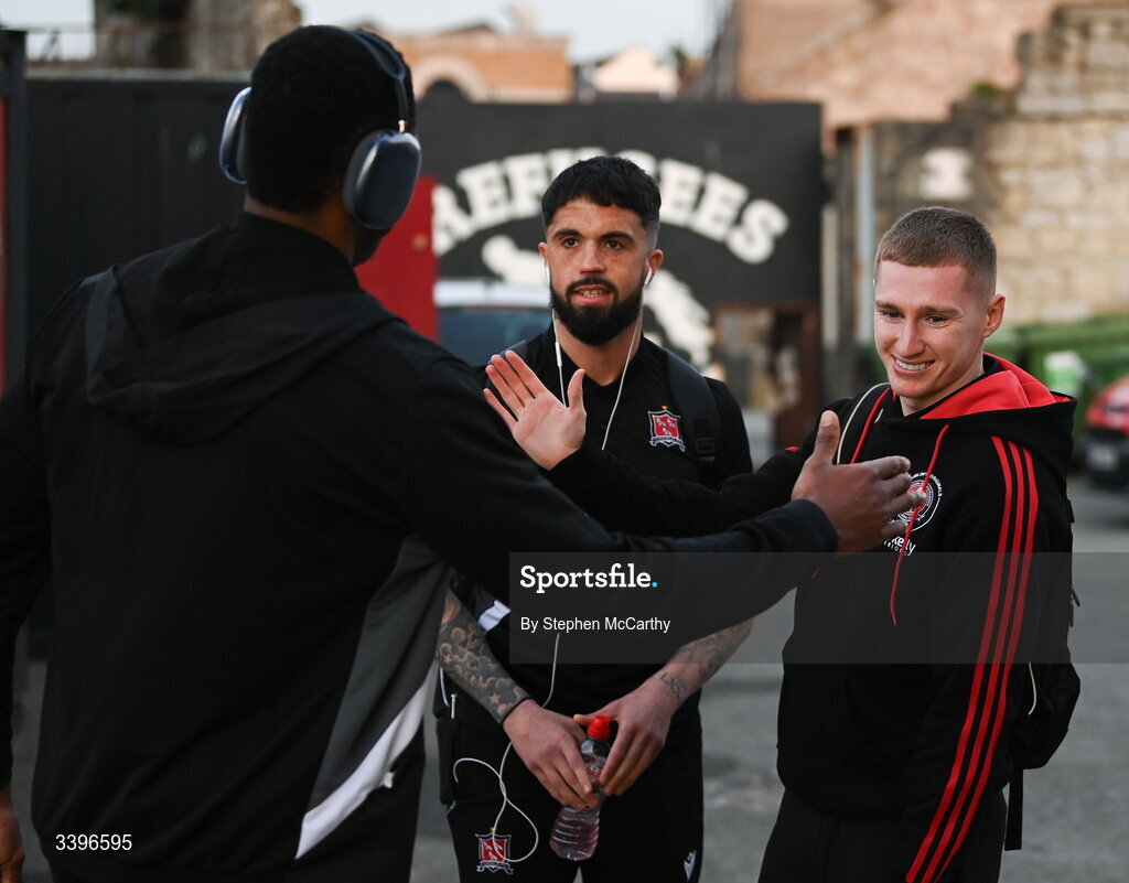 20 March 2026; Ross Tierney of Bohemians with Dundalk's Declan McDaid and Mayowa Animasahun, left, before the SSE Airtricity Men's Premier Division match between Bohemians and Dundalk at Dalymount Park in Dublin. Photo by Stephen McCarthy/Sportsfile
