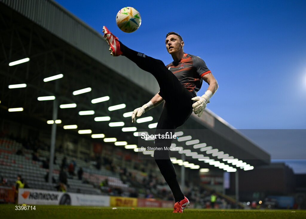 20 March 2026; Dundalk goalkeeper Peter Cherrie before the SSE Airtricity Men's Premier Division match between Bohemians and Dundalk at Dalymount Park in Dublin. Photo by Stephen McCarthy/Sportsfile