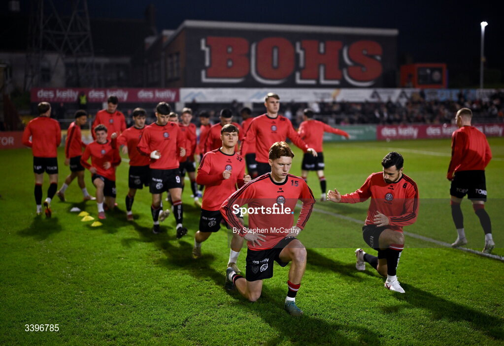 20 March 2026; Senan Mullen and Bohemians team-mates warm up before the SSE Airtricity Men's Premier Division match between Bohemians and Dundalk at Dalymount Park in Dublin. Photo by Stephen McCarthy/Sportsfile