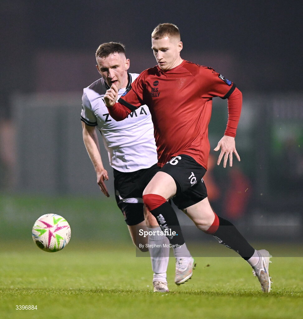 20 March 2026; Ross Tierney of Bohemians in action against Bobby Burns of Dundalk during the SSE Airtricity Men's Premier Division match between Bohemians and Dundalk at Dalymount Park in Dublin. Photo by Stephen McCarthy/Sportsfile