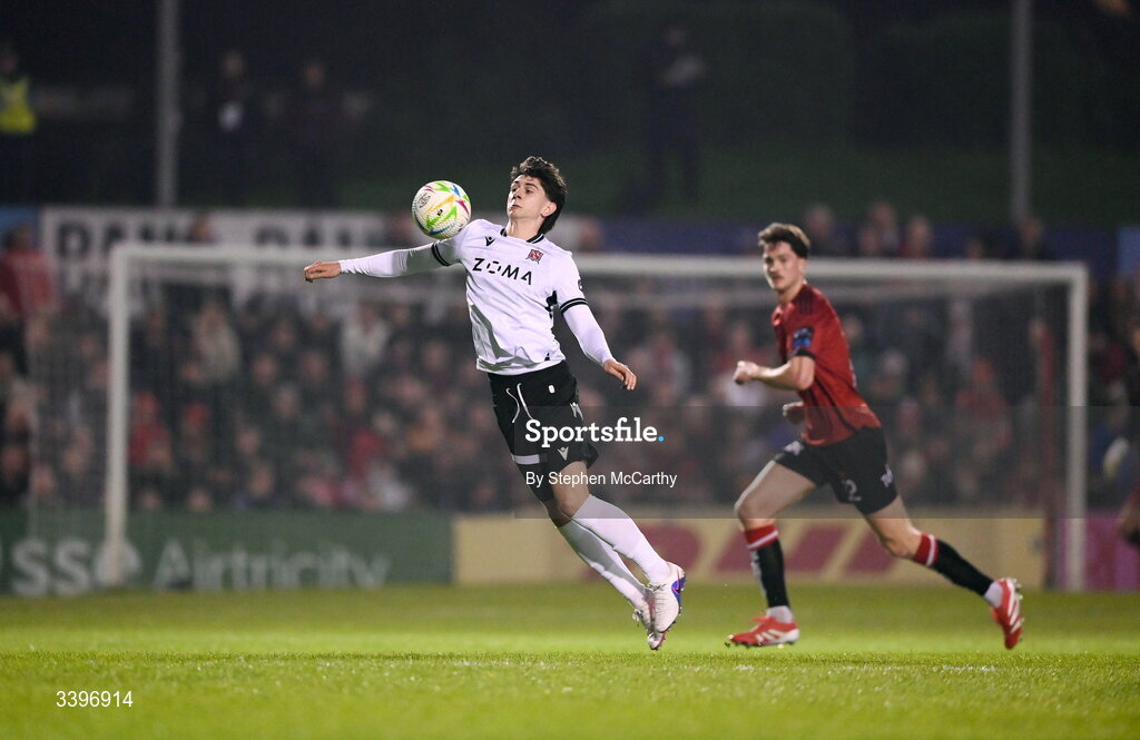 20 March 2026; Harry Groome of Dundalk in action against Darragh Power of Bohemians during the SSE Airtricity Men's Premier Division match between Bohemians and Dundalk at Dalymount Park in Dublin. Photo by Stephen McCarthy/Sportsfile
