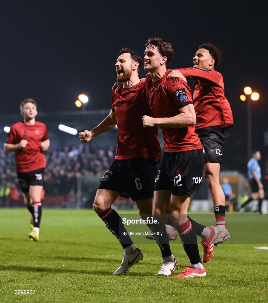 20 March 2026; Patrick Hickey, right, of Bohemians celebrates with team-mate Jordan Flores after scoring their side's first goal during the SSE Airtricity Men's Premier Division match between Bohemians and Dundalk at Dalymount Park in Dublin. Photo by Stephen McCarthy/Sportsfile