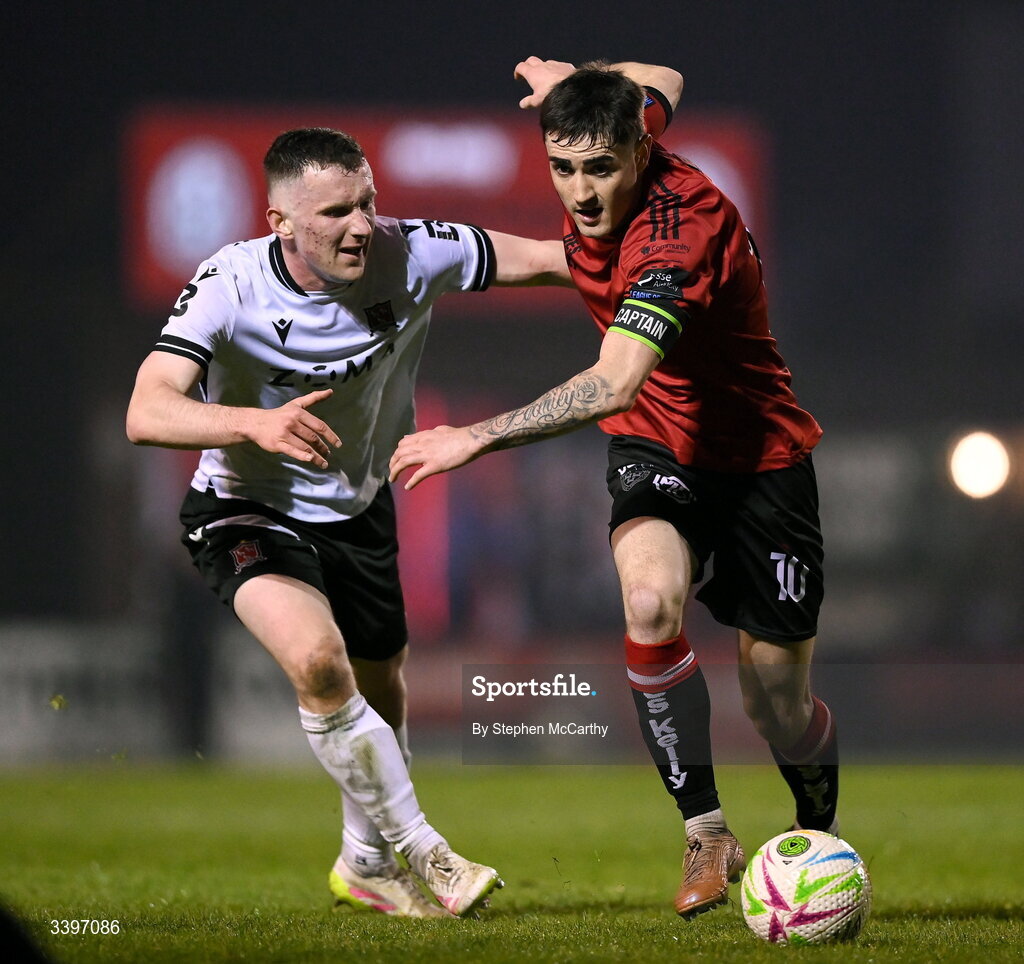20 March 2026; Dawson Devoy of Bohemians in action against Bobby Burns of Dundalk during the SSE Airtricity Men's Premier Division match between Bohemians and Dundalk at Dalymount Park in Dublin. Photo by Stephen McCarthy/Sportsfile
