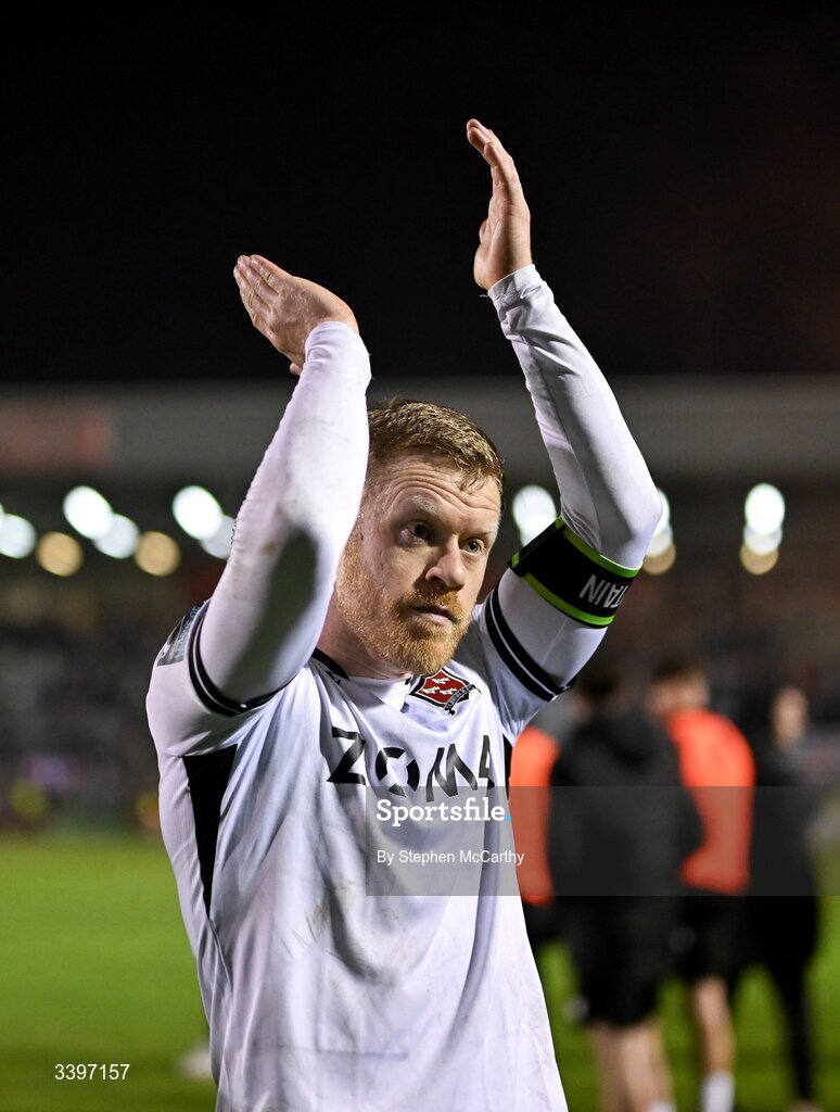 20 March 2026; Daryl Horgan of Dundalk acknowledges his side's supporters after the SSE Airtricity Men's Premier Division match between Bohemians and Dundalk at Dalymount Park in Dublin. Photo by Stephen McCarthy/Sportsfile