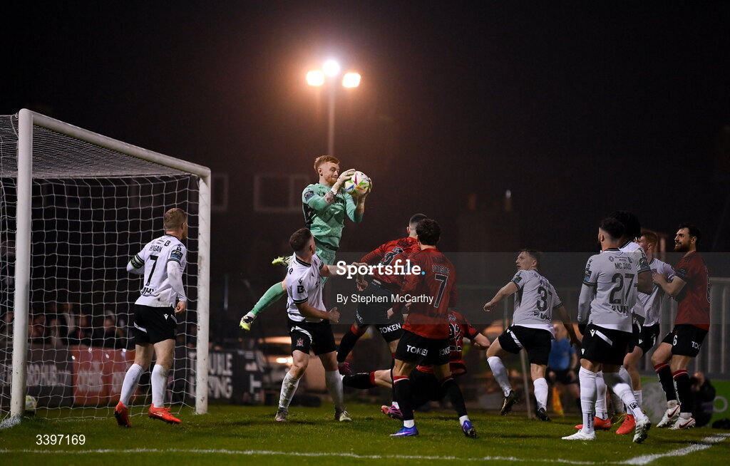 20 March 2026; Dundalk goalkeeper Enda Minogue during the SSE Airtricity Men's Premier Division match between Bohemians and Dundalk at Dalymount Park in Dublin. Photo by Stephen McCarthy/Sportsfile