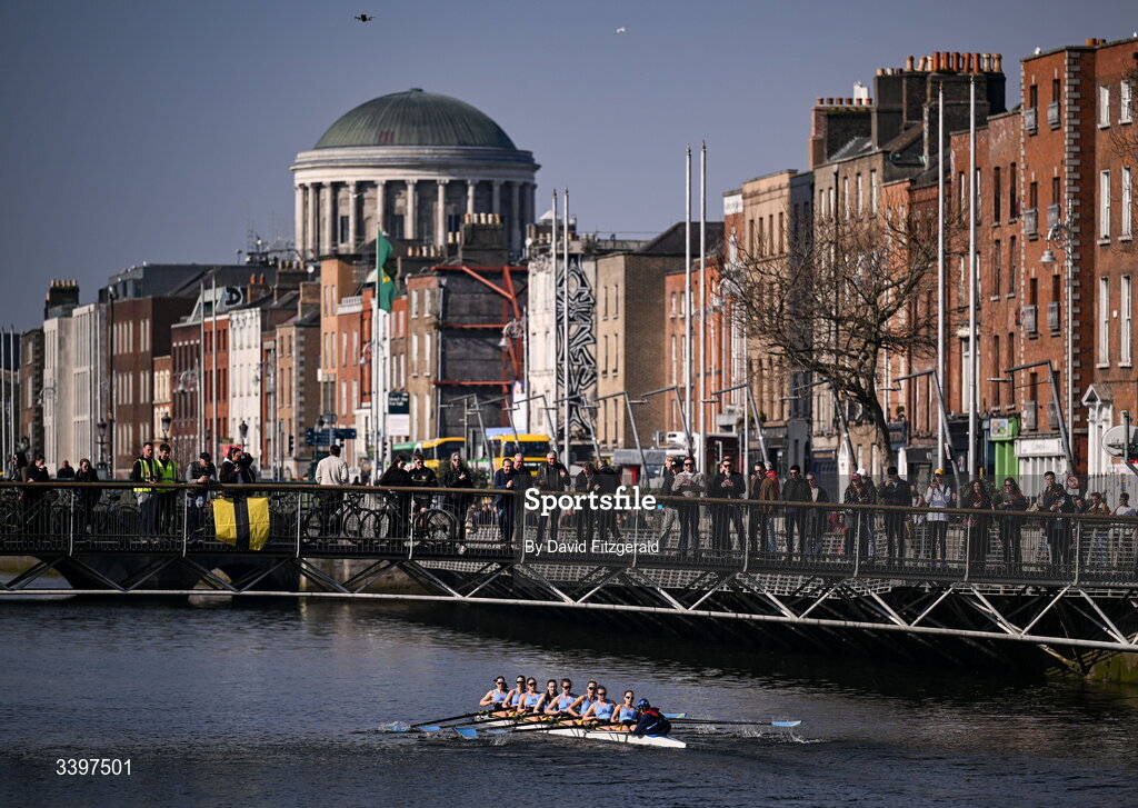 21 March 2026; The UCD Women's junior team, bow to stern, Eilís Mullane, Alison Callinan, Isabelle Ryan, Lia Butler, Cato Röell, Faye McEntaggart, Clodagh Walsh, Hannie Culhane, and cox Wyatt Sumner, contest the Sally Moorhead Trophy against the Trinity College Women's junior team during the 76th annual Colours Boat Race between UCD and Trinity College on the River Liffey in Dublin. Photo by David Fitzgerald/Sportsfile