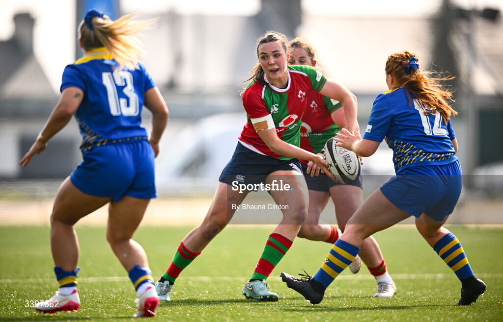 21 March 2026; Niamh Murphy of Clovers in action against Isla McMullen of Gwalia Lightning during the Celtic Challenge semi-final match between Clovers and Gwalia Lightning at Dexcom Stadium in Galway. Photo by Shauna Clinton/Sportsfile