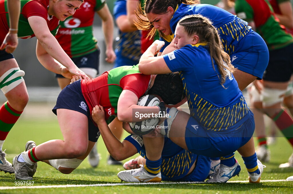 21 March 2026; Beth Buttimer of Clovers scores her side's first try during the Celtic Challenge semi-final match between Clovers and Gwalia Lightning at Dexcom Stadium in Galway. Photo by Shauna Clinton/Sportsfile