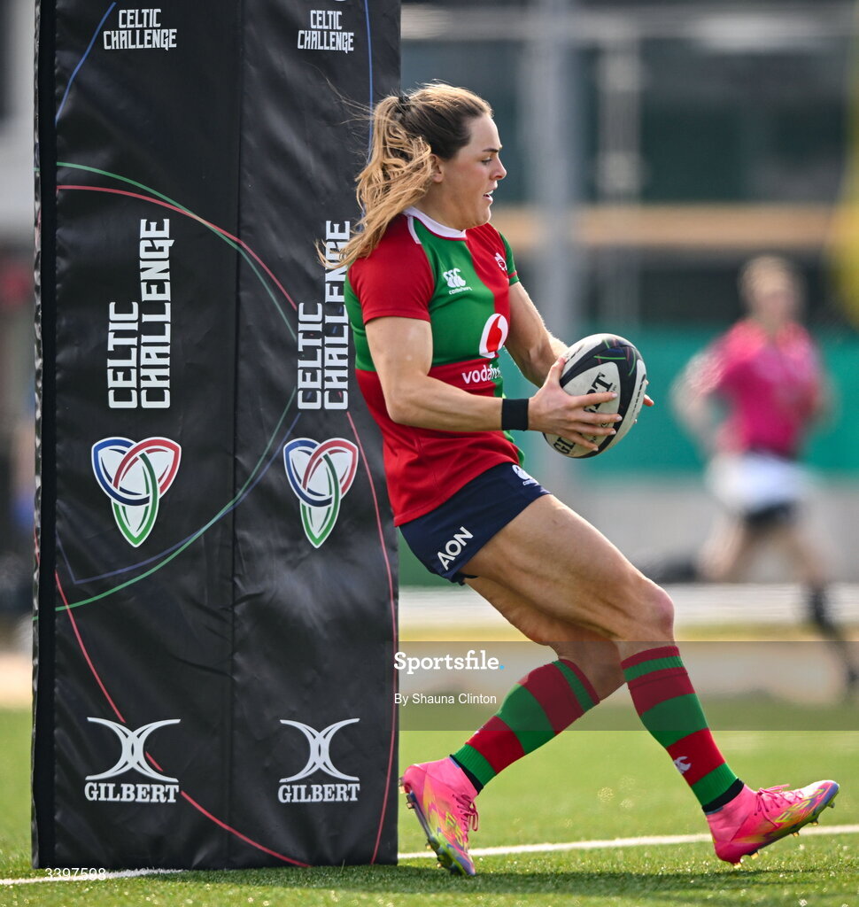 21 March 2026; Béibhinn Parsons of Clovers scores her side's second try during the Celtic Challenge semi-final match between Clovers and Gwalia Lightning at Dexcom Stadium in Galway. Photo by Shauna Clinton/Sportsfile