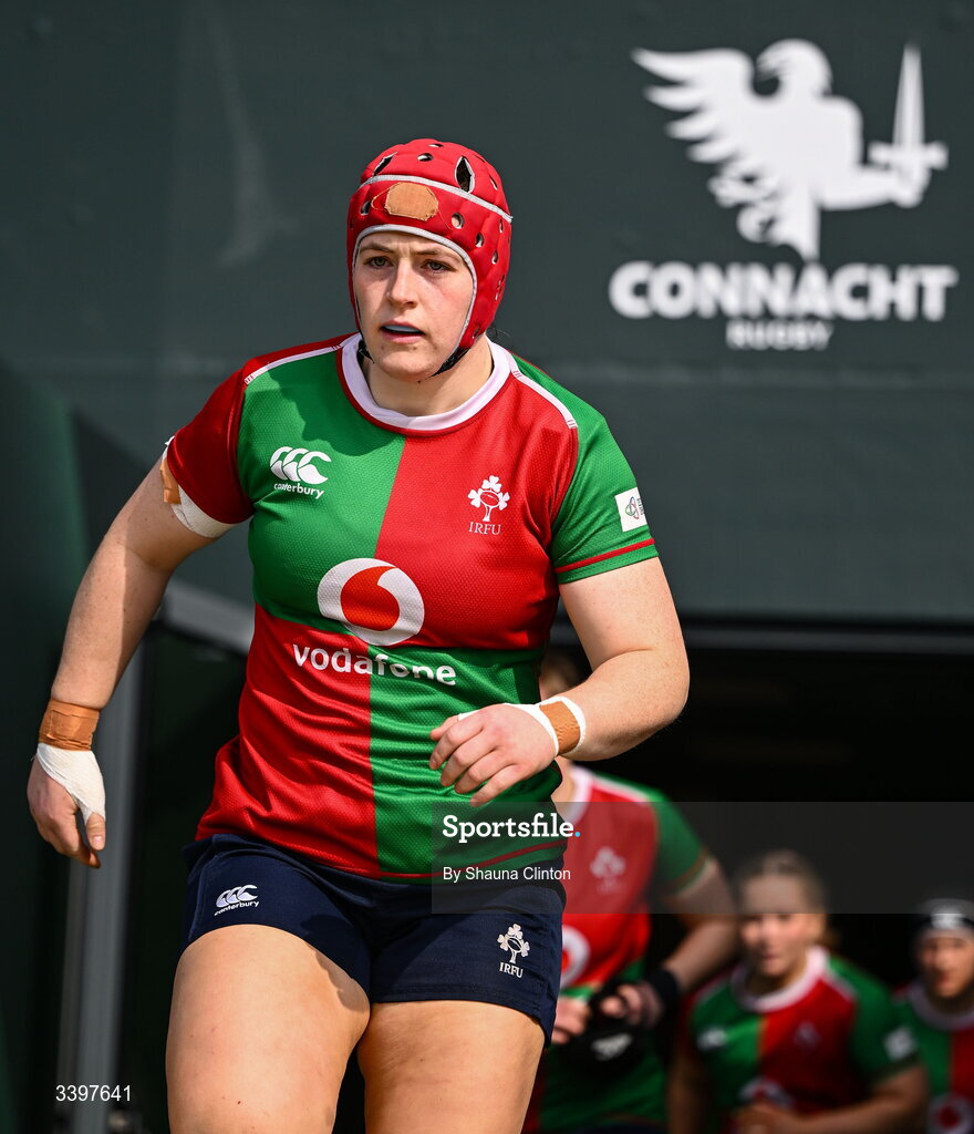 21 March 2026; Siobhán McCarthy of Clovers, centre, and team-mates run out onto the pitch ahead of the Celtic Challenge semi-final match between Clovers and Gwalia Lightning at Dexcom Stadium in Galway. Photo by Shauna Clinton/Sportsfile