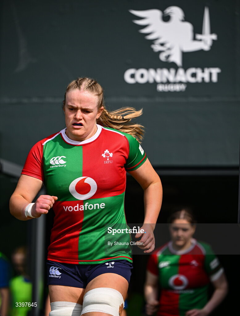 21 March 2026; Ailish Quinn of Clovers runs out onto the pitch ahead of the Celtic Challenge semi-final match between Clovers and Gwalia Lightning at Dexcom Stadium in Galway. Photo by Shauna Clinton/Sportsfile