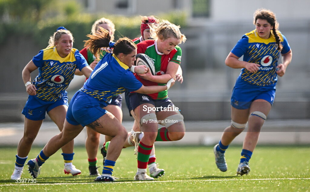 21 March 2026; Ailish Quinn of Clovers in action against Gwennan Hopkins of Gwalia Lightning during the Celtic Challenge semi-final match between Clovers and Gwalia Lightning at Dexcom Stadium in Galway. Photo by Shauna Clinton/Sportsfile