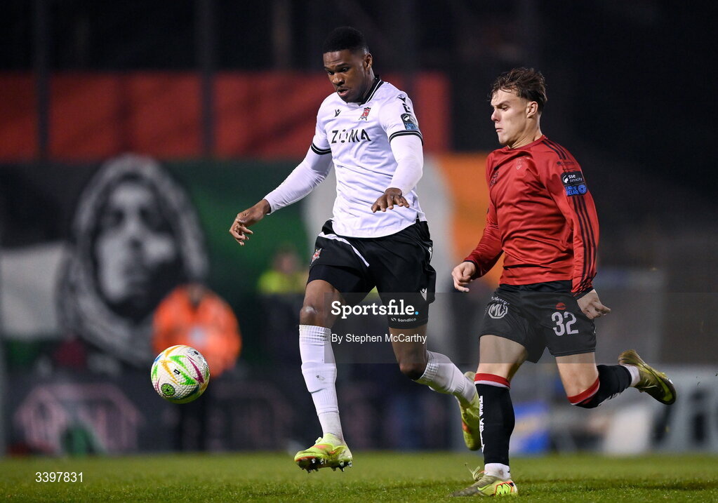 20 March 2026; Mayowa Animasahun of Dundalk in action against Markuss Strods of Bohemians during the SSE Airtricity Men's Premier Division match between Bohemians and Dundalk at Dalymount Park in Dublin. Photo by Stephen McCarthy/Sportsfile