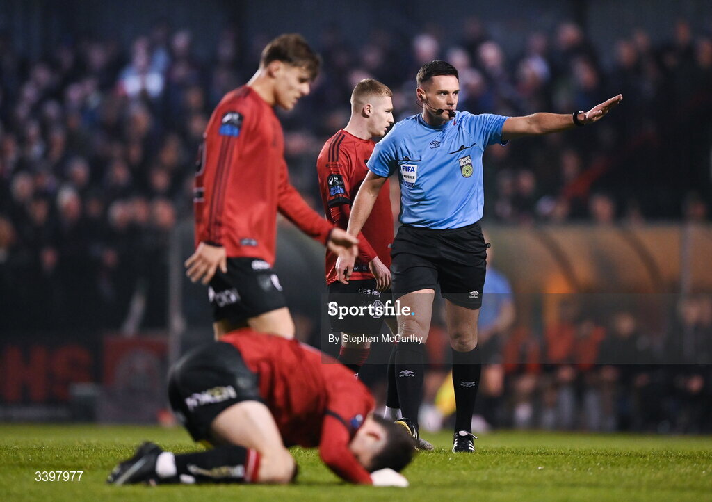 20 March 2026; Referee Rob Hennessy during the SSE Airtricity Men's Premier Division match between Bohemians and Dundalk at Dalymount Park in Dublin. Photo by Stephen McCarthy/Sportsfile